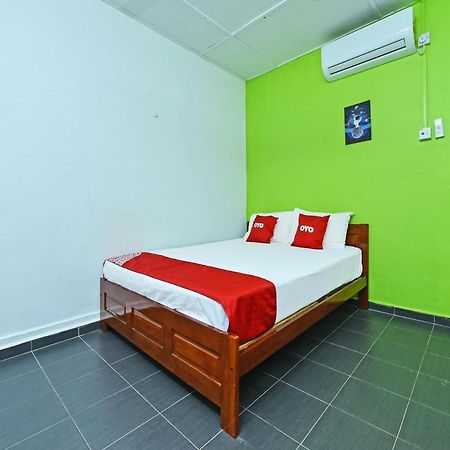 Oyo 90315 Chalet Pantai Rantau Panjang クアラ・ロンピン エクステリア 写真