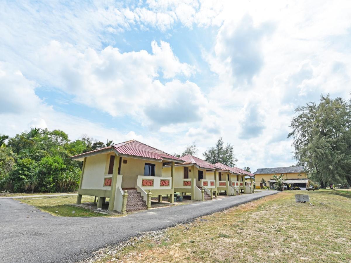 Oyo 90315 Chalet Pantai Rantau Panjang クアラ・ロンピン エクステリア 写真