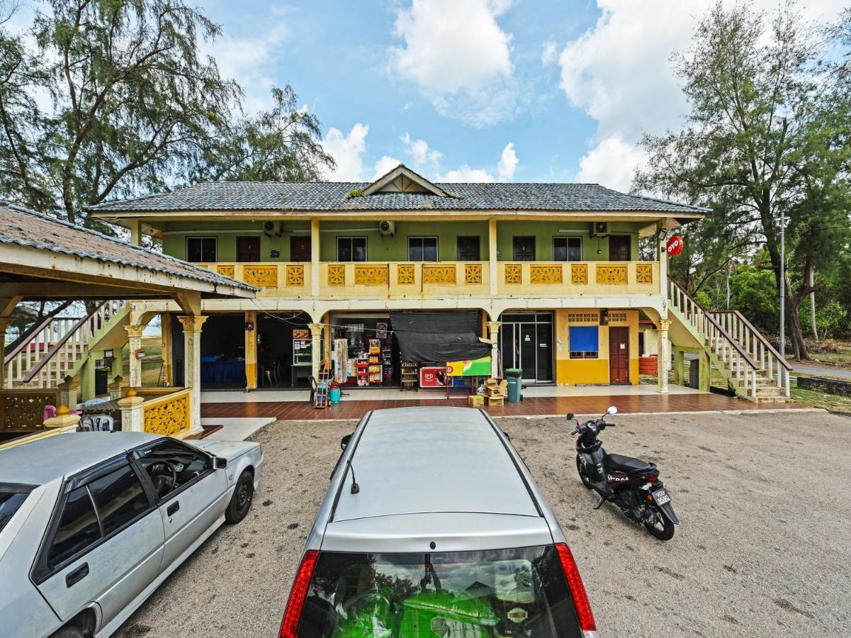 Oyo 90315 Chalet Pantai Rantau Panjang クアラ・ロンピン エクステリア 写真