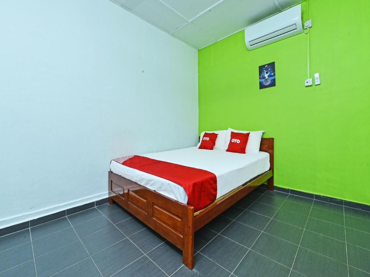Oyo 90315 Chalet Pantai Rantau Panjang クアラ・ロンピン エクステリア 写真