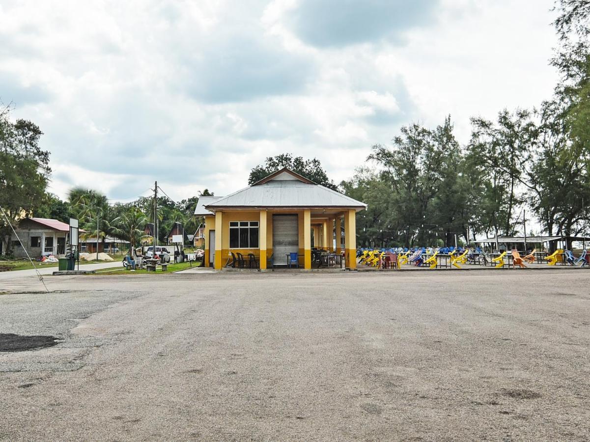 Oyo 90315 Chalet Pantai Rantau Panjang クアラ・ロンピン エクステリア 写真