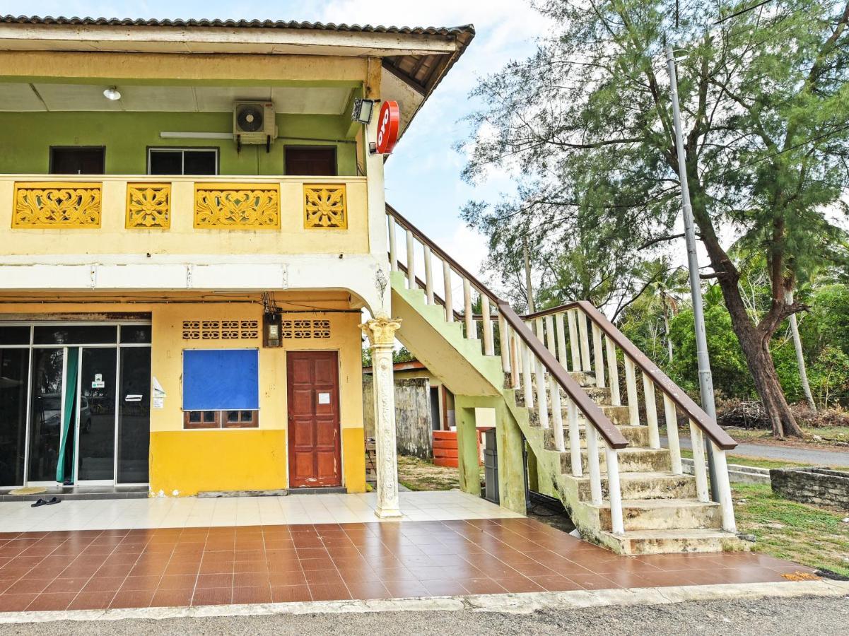 Oyo 90315 Chalet Pantai Rantau Panjang クアラ・ロンピン エクステリア 写真