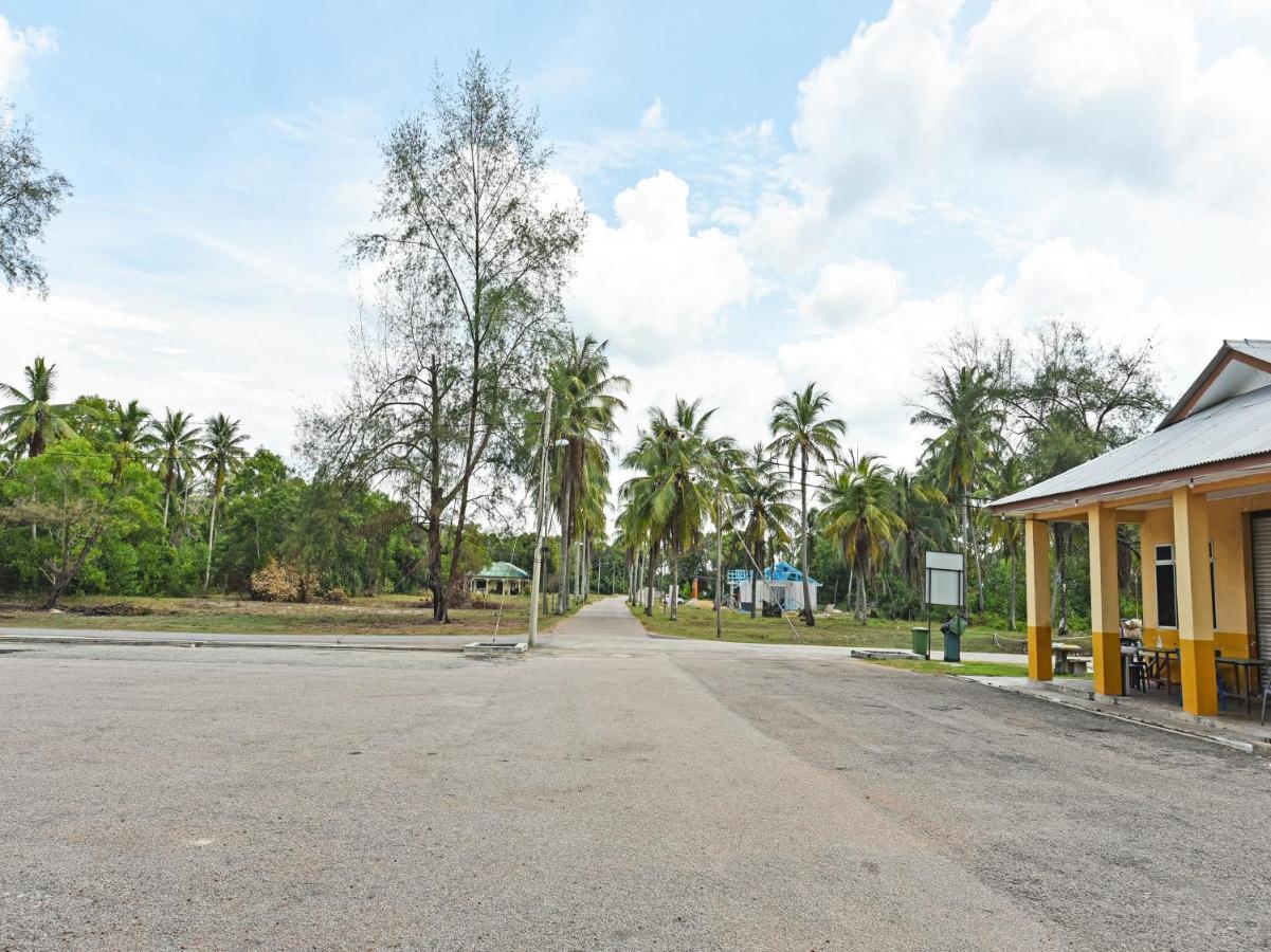 Oyo 90315 Chalet Pantai Rantau Panjang クアラ・ロンピン エクステリア 写真