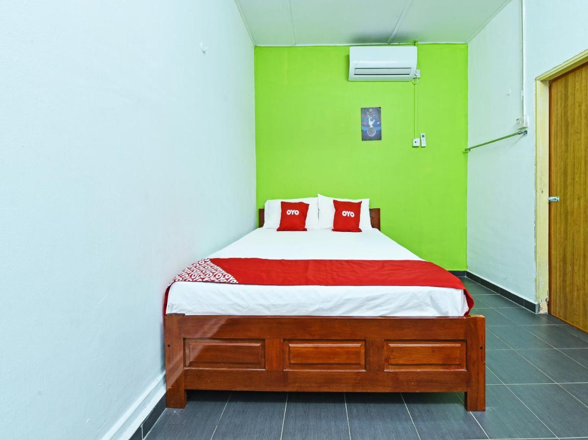 Oyo 90315 Chalet Pantai Rantau Panjang クアラ・ロンピン エクステリア 写真