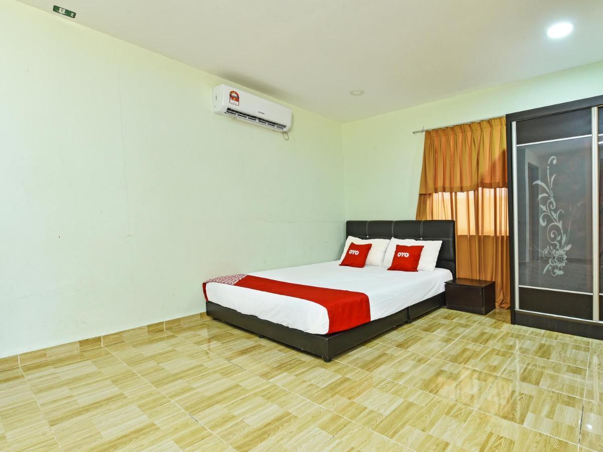 Oyo 90315 Chalet Pantai Rantau Panjang クアラ・ロンピン エクステリア 写真